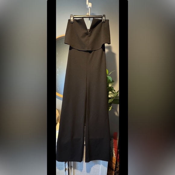 Elegant Black Strapless Jumpsuit - Picture 2 of 7